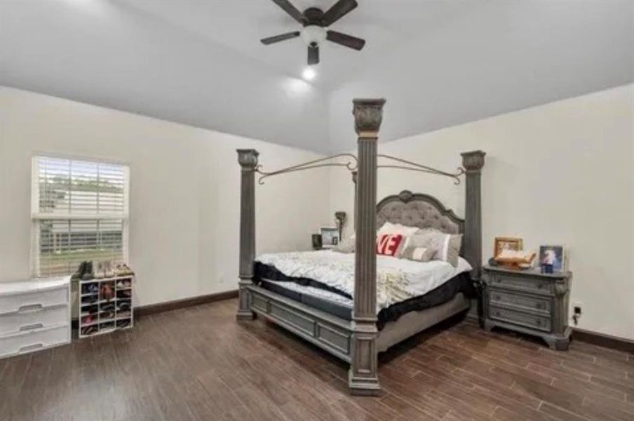 Furnished interior view inside a new home in , Navarro (Image 7).