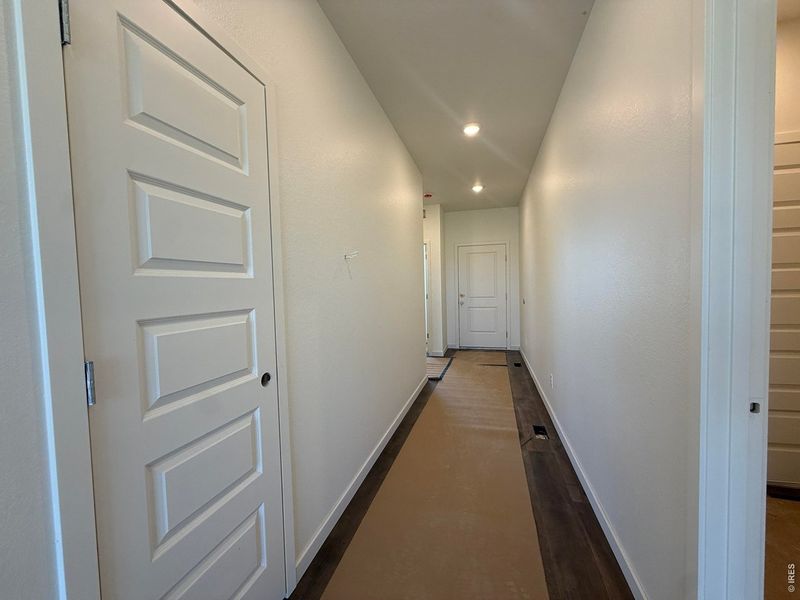 Spacious, unfurnished interior of a new home in Granary, Johnstown (Image 14).