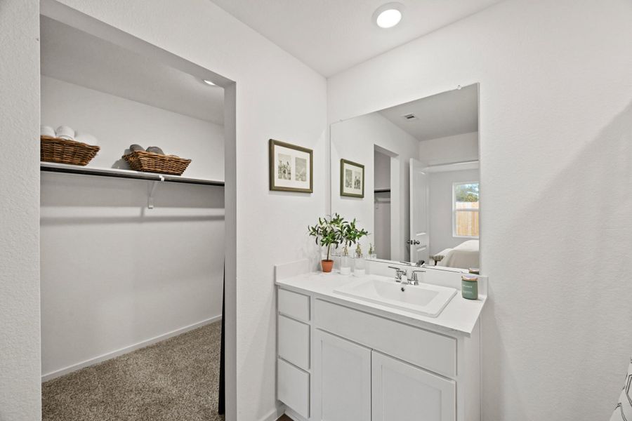 Furnished interior view inside a new home in Silverthorne, Conroe (Image 16).