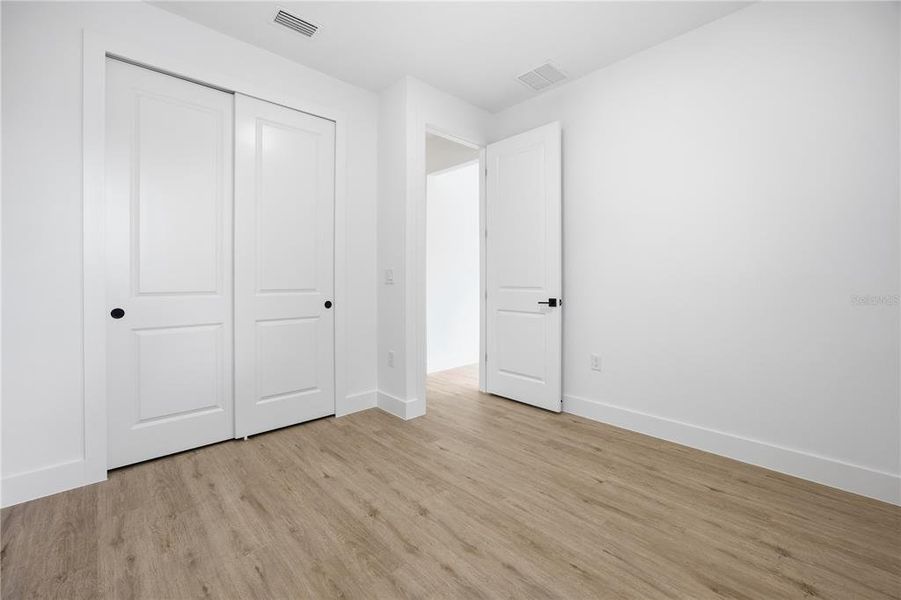Spacious, unfurnished interior of a new home in , Ocala (Image 16).