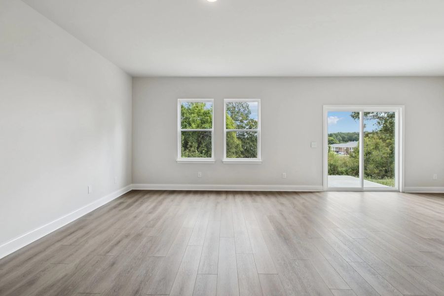 Spacious, unfurnished interior of a new home in Cades Bluff, Lebanon (Image 23).