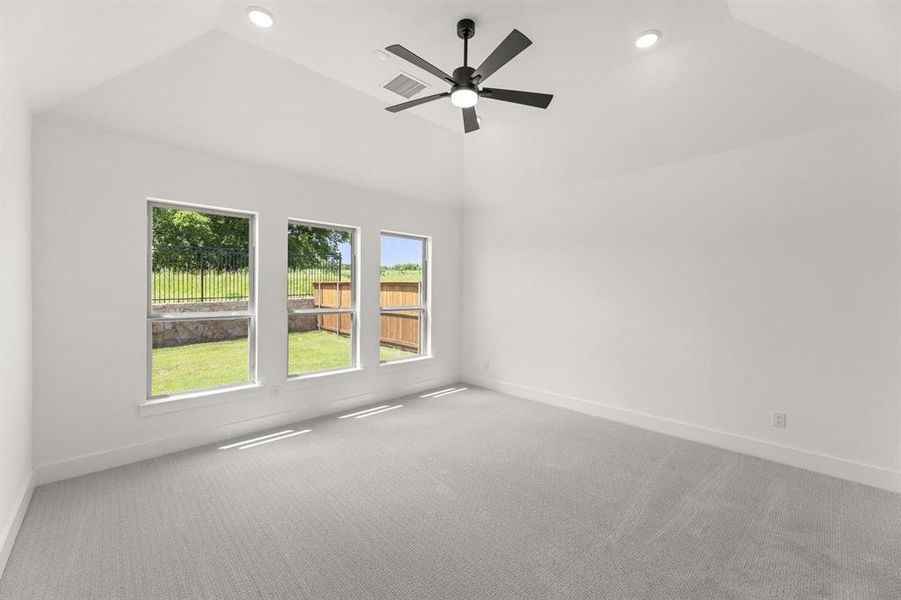 Spacious, unfurnished interior of a new home in Inspiration, Seis Lagos (Image 29). Spacious, unfurnished interior of a new home in Inspiration, Seis Lagos (Image 29).