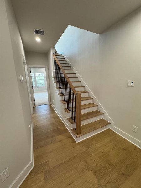 Spacious, unfurnished interior of a new home in , Houston (Image 31).