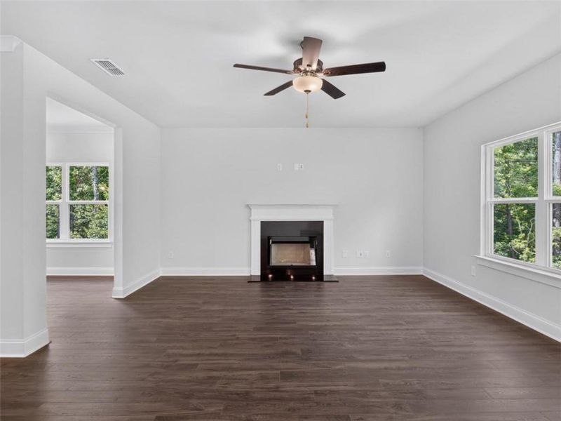 Spacious, unfurnished interior of a new home in , Dallas (Image 20).