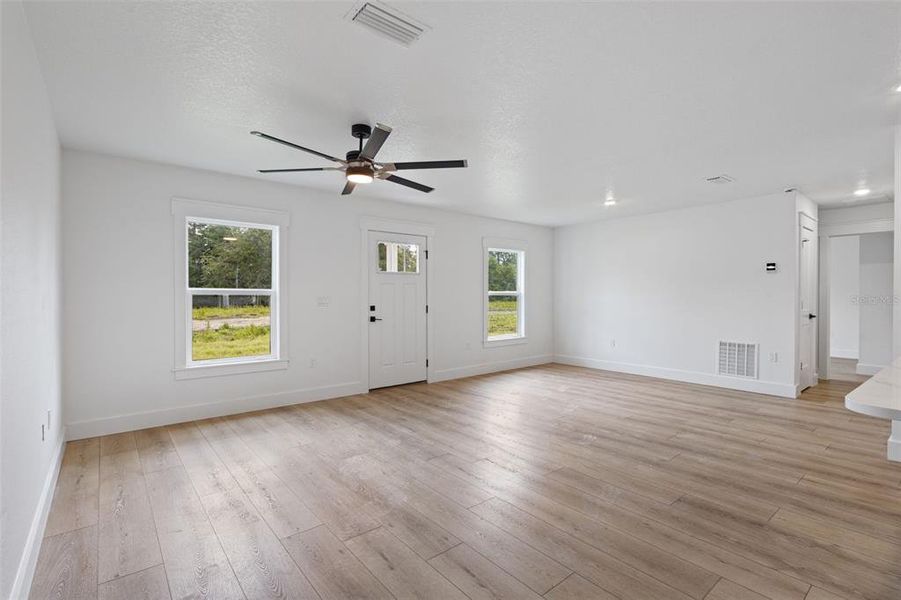 Spacious, unfurnished interior of a new home in , Jasper (Image 10).