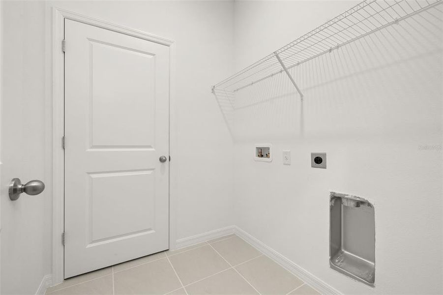 Spacious, unfurnished interior of a new home in Reserve at Hammock Oaks, Lady Lake (Image 25). Spacious, unfurnished interior of a new home in Reserve at Hammock Oaks, Lady Lake (Image 25).