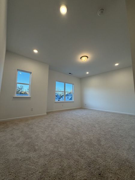 Spacious, unfurnished interior of a new home in Marlin Pointe, White House (Image 13).