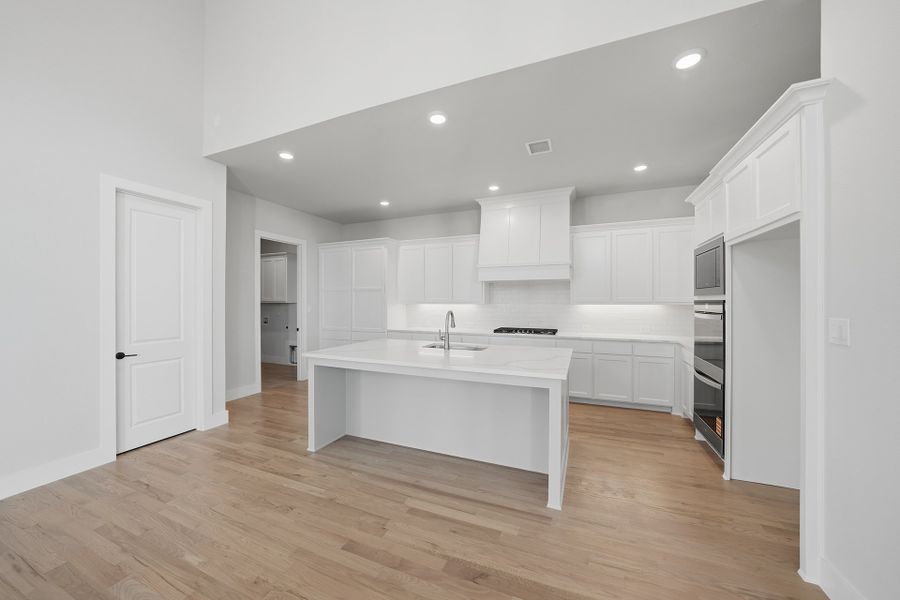Furnished interior view inside a new home in Quail Hollow, Rockwall (Image 8).