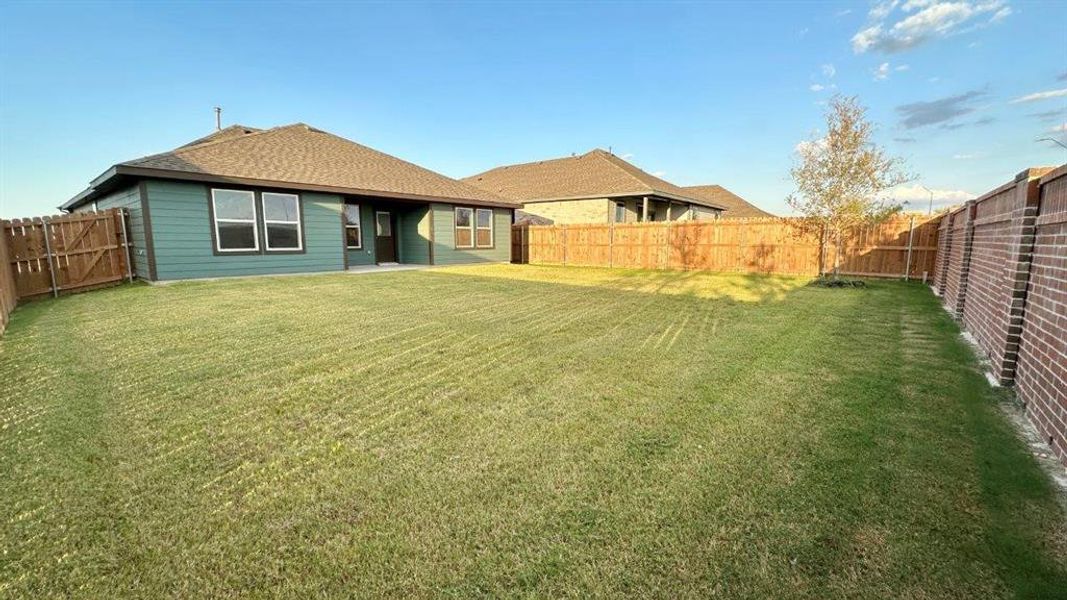 Exterior details and patio area of a home in Rock Creek Ranch, Fort Worth (Image 4).