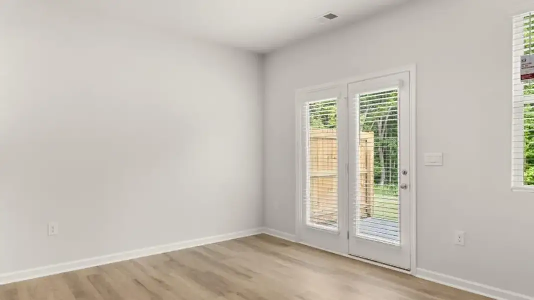 Spacious, unfurnished interior of a new home in , Gainesville (Image 13).