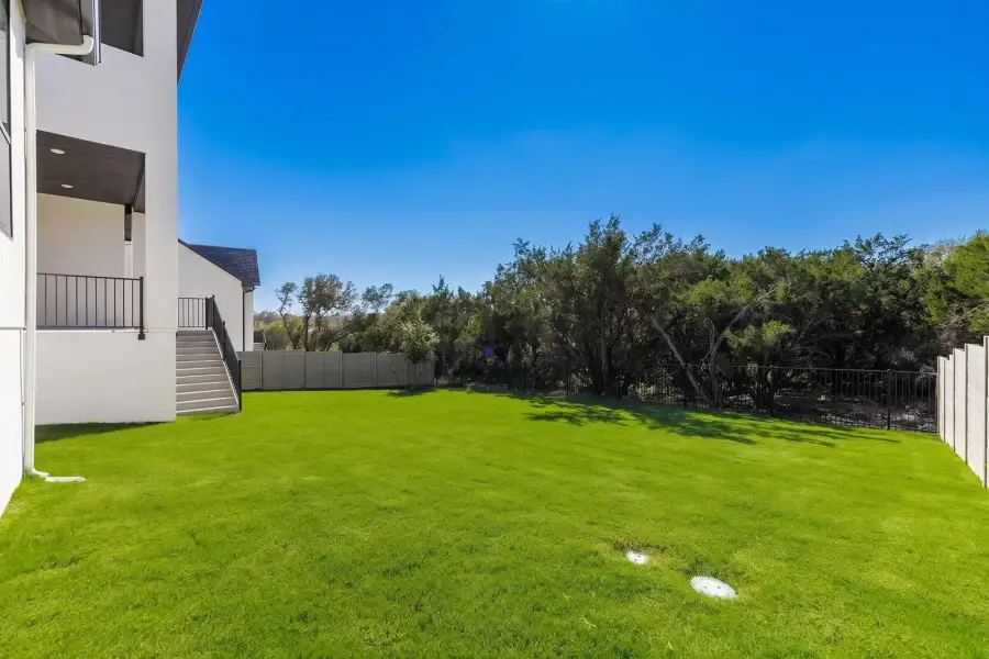 Colinas A Backyard