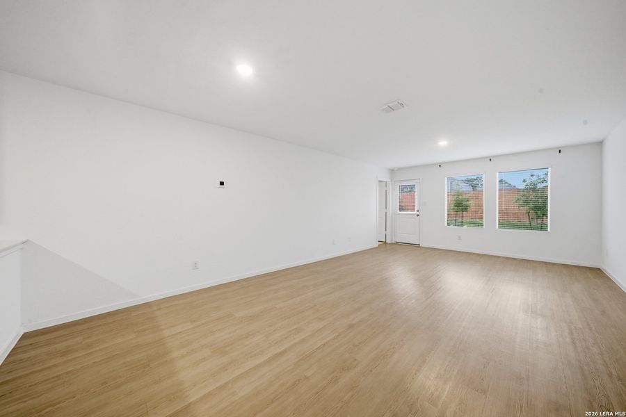 Spacious, unfurnished interior of a new home in Morgan Heights, San Antonio (Image 16).
