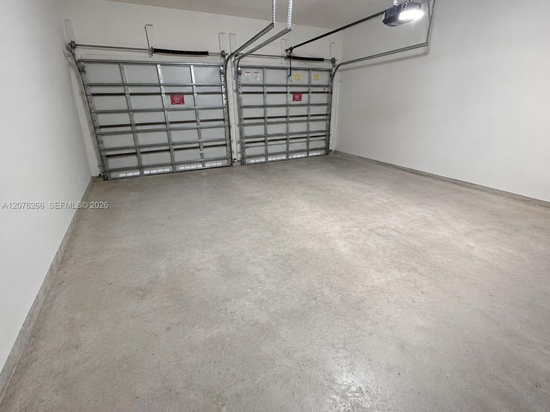 Spacious, unfurnished interior of a new home in , Miami (Image 24).