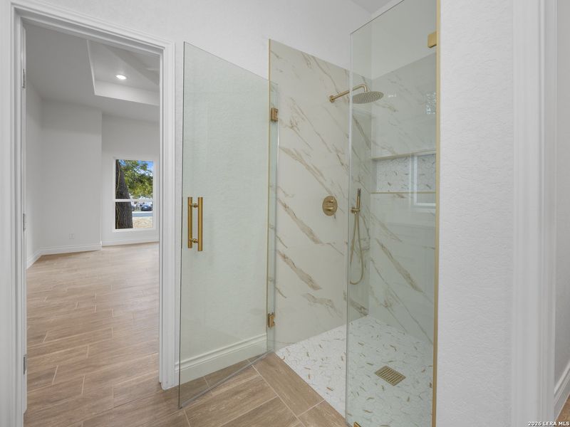 Spacious, unfurnished interior of a new home in , Elmendorf (Image 23).