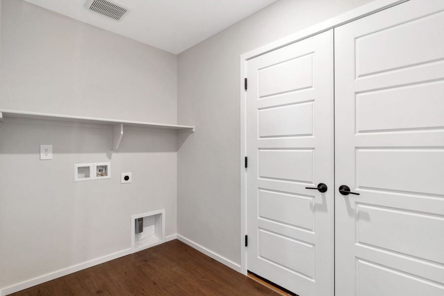Spacious, unfurnished interior of a new home in Murata Farms, Fort Lupton (Image 16). Spacious, unfurnished interior of a new home in Murata Farms, Fort Lupton (Image 16).