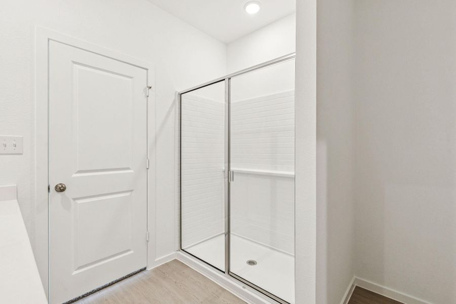 Spacious, unfurnished interior of a new home in Montgomery Bend, Montgomery (Image 29).