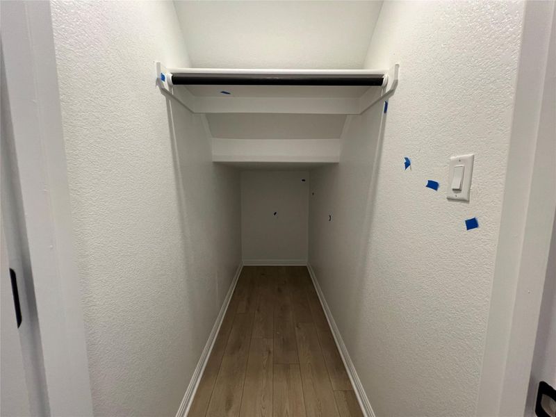 Spacious, unfurnished interior of a new home in Rolling Glen, Hutto (Image 15).