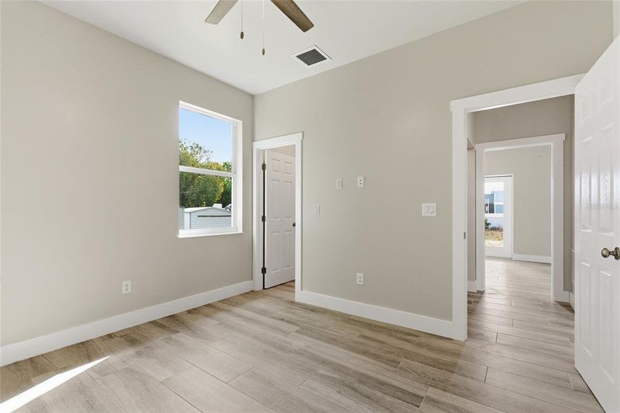 Spacious, unfurnished interior of a new home in , Punta Gorda (Image 33).