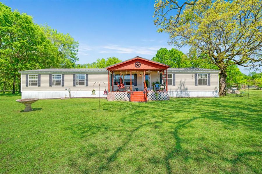 Exterior details and patio area of a home in , Blossom (Image 22).