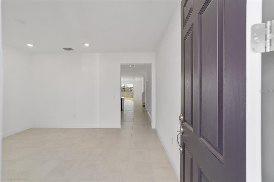 Spacious, unfurnished interior of a new home in Calesa Township, Ocala (Image 14).