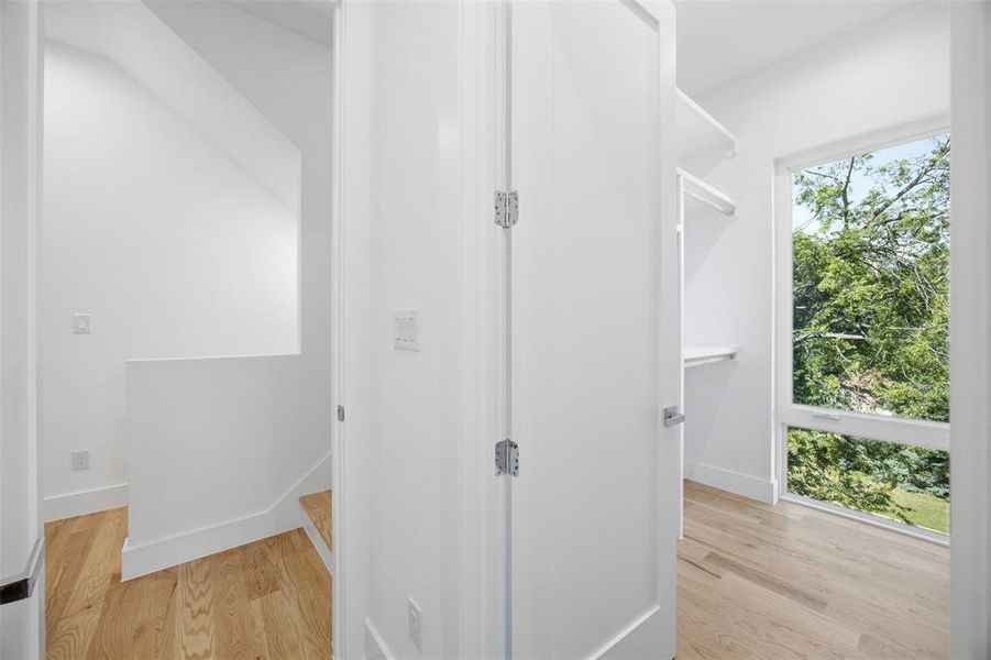 Spacious, unfurnished interior of a new home in , Dallas (Image 26).