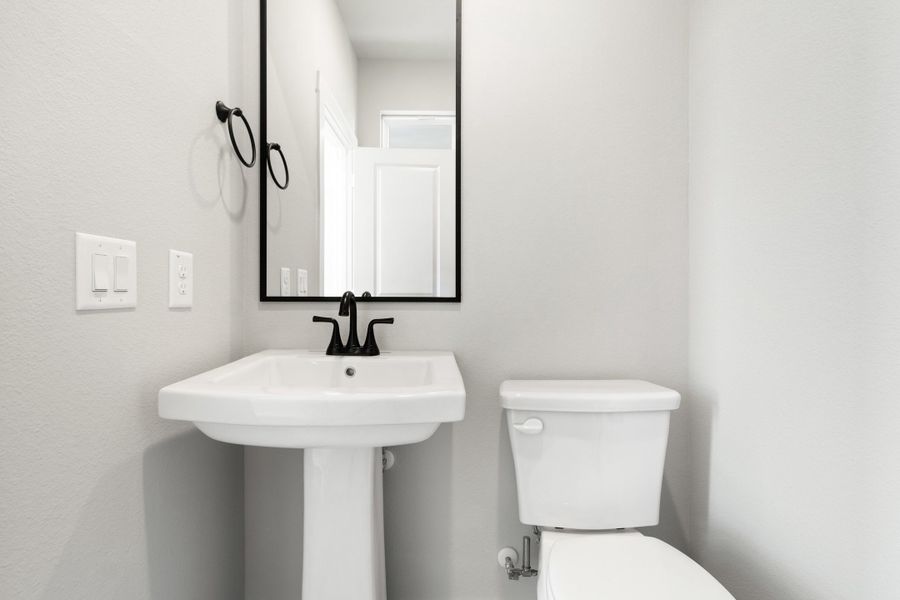 Furnished interior view inside a new home in Ten Mile Creek, Celina (Image 10).