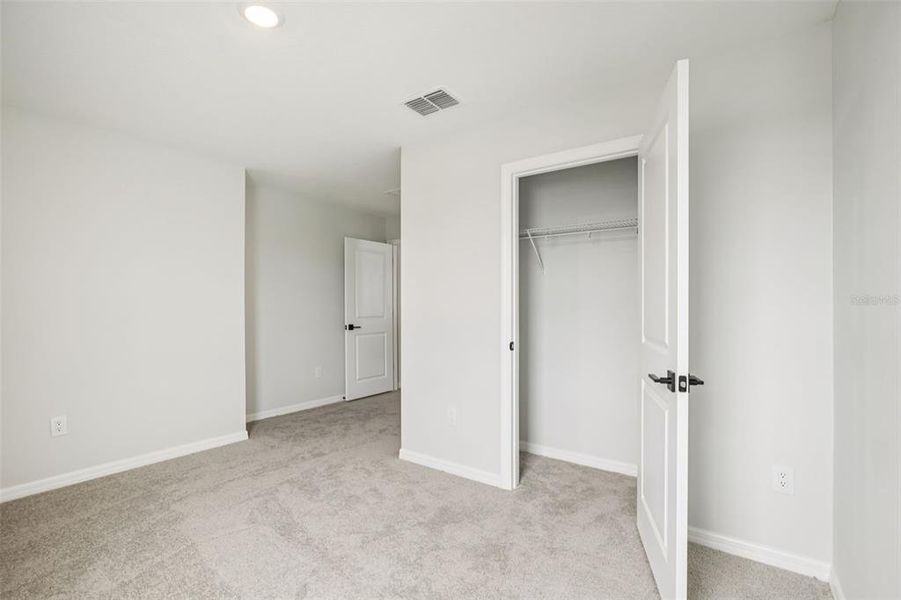 Spacious, unfurnished interior of a new home in Oakfield Trails, Parrish (Image 11).