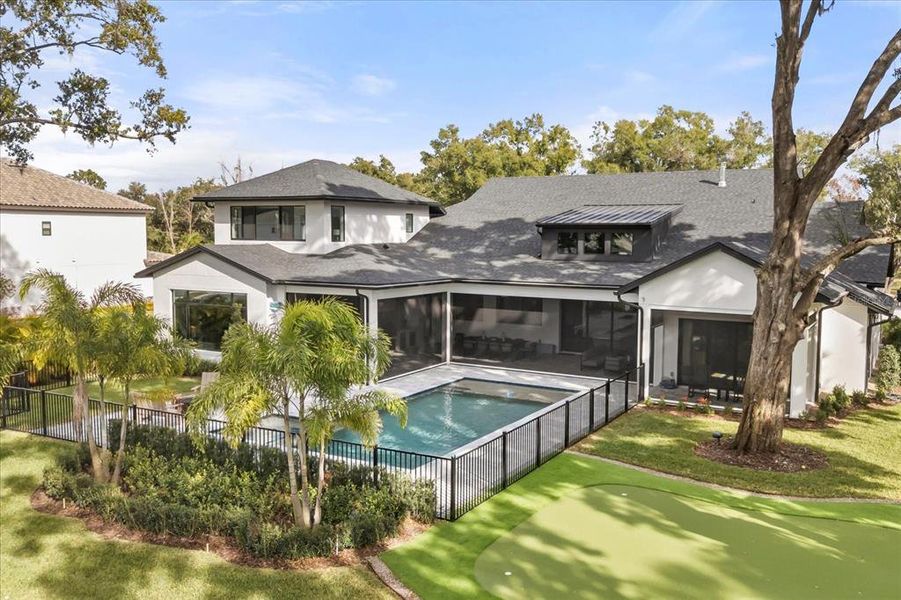 Exterior details and patio area of a home in , Gotha (Image 30).