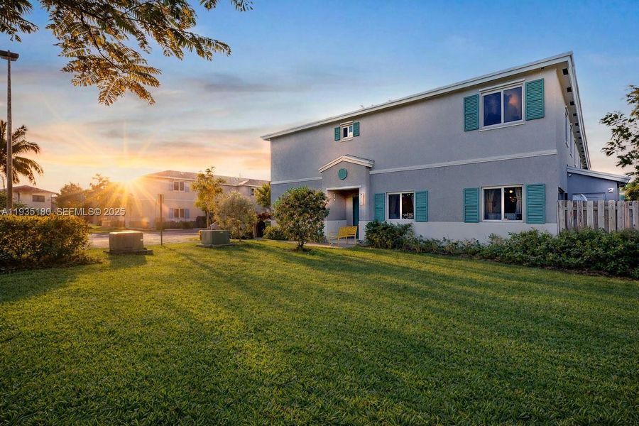 Exterior details and patio area of a home in , Florida City (Image 25).