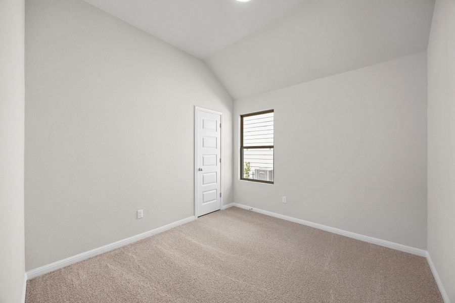 Spacious, unfurnished interior of a new home in Trinity Ranch, Elgin (Image 26).