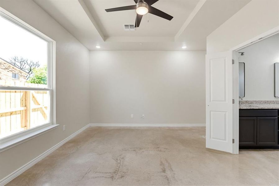 Spacious, unfurnished interior of a new home in , Copperas Cove (Image 13).