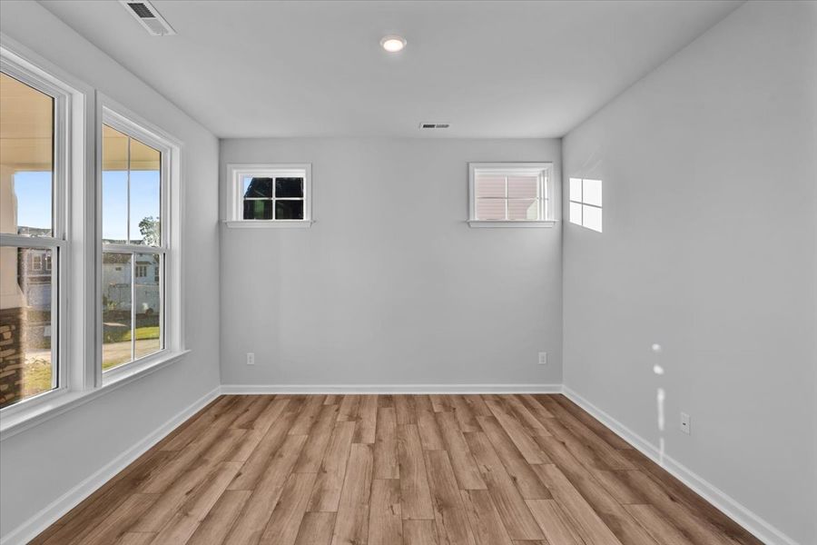 Spacious, unfurnished interior of a new home in Rogers Spring, Graham (Image 18).