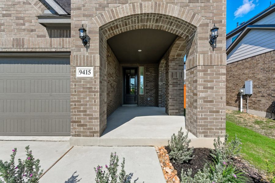 Exterior details and patio area of a home in Stillwater Ranch, San Antonio (Image 3). Exterior details and patio area of a home in Stillwater Ranch, San Antonio (Image 3).