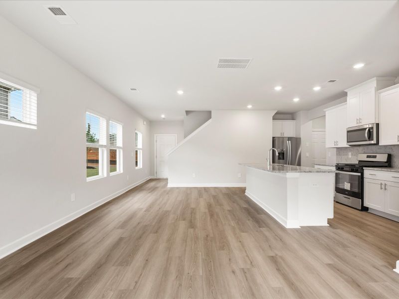 Welcome to the Roswell floorplan at Brayfield Manor - Heritage Collection.