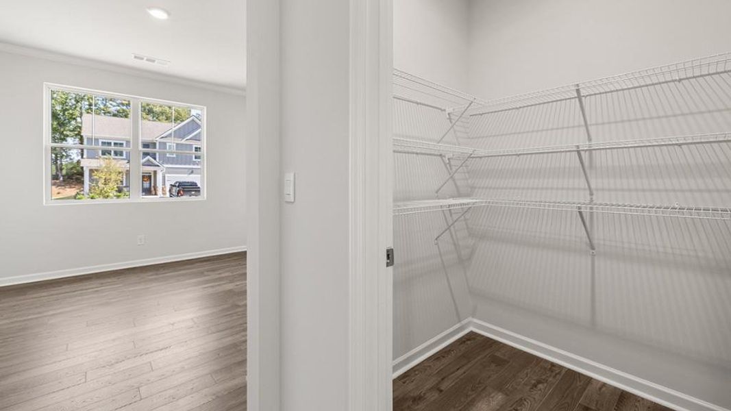 Spacious, unfurnished interior of a new home in Parkside at Carter Grove, Cartersville (Image 11).