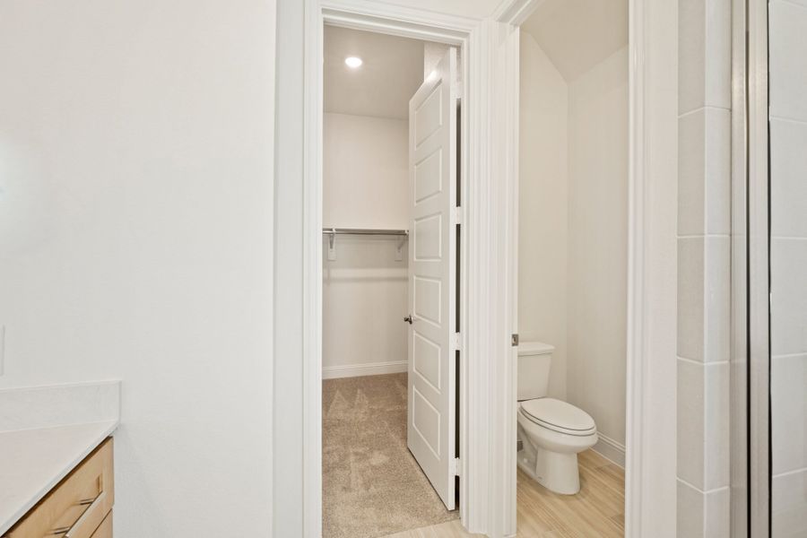 Furnished interior view inside a new home in Myrtle Creek, Waxahachie (Image 15).