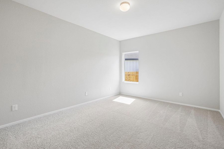 Spacious, unfurnished interior of a new home in Cloverleaf, Austin (Image 12).