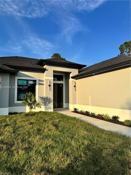 Exterior details and patio area of a home in , Lehigh Acres (Image 18).