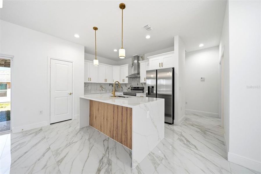 Furnished interior view inside a new home in , Altamonte Springs (Image 9).