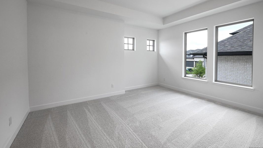 Spacious, unfurnished interior of a new home in Johnson Ranch, Bulverde (Image 18).
