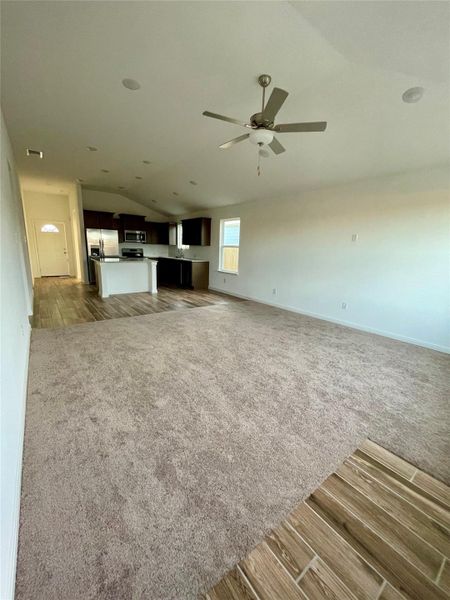 Spacious, unfurnished interior of a new home in , Killeen (Image 9).