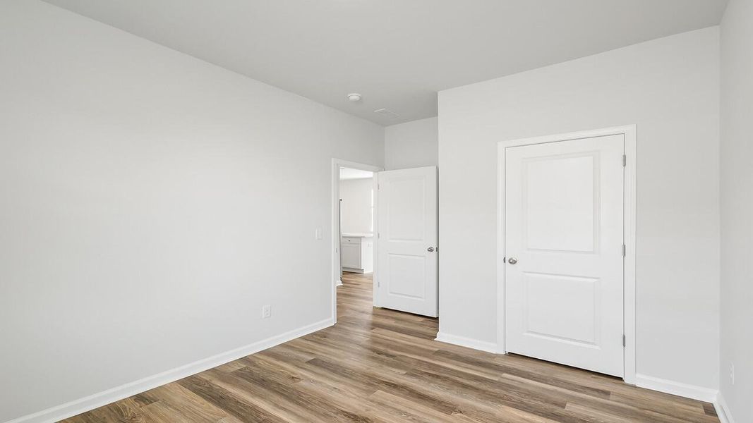 Spacious, unfurnished interior of a new home in Carolina Groves, Moncks Corner (Image 21).