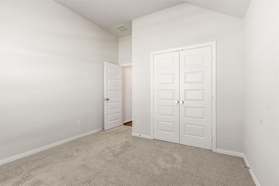 Spacious, unfurnished interior of a new home in Sunterra, Katy (Image 29).