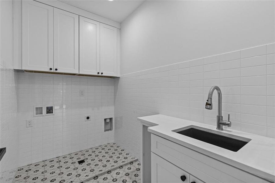 Furnished interior view inside a new home in , Dacula (Image 31).