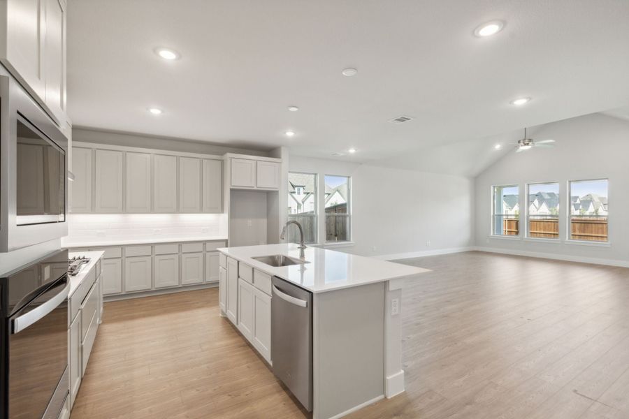 Representative furnished interior of a home built from the Dove by Centre Living Homes in Dove Hollow, Waxahachie (Image 16).