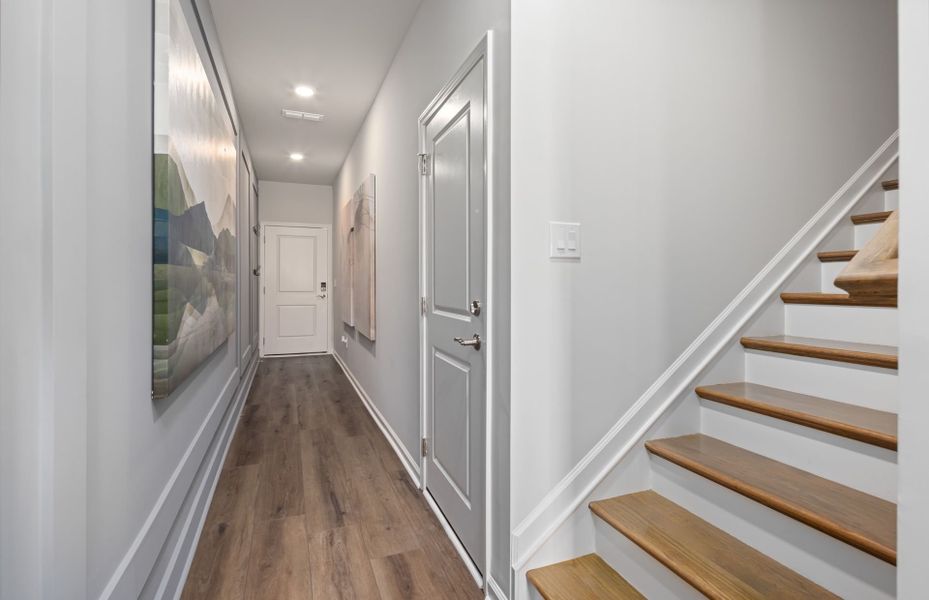 Representative unfurnished interior of a home built from the Joliet by Pulte Homes in Lakeside Townes at Riverlights, Wilmington (Image 19).