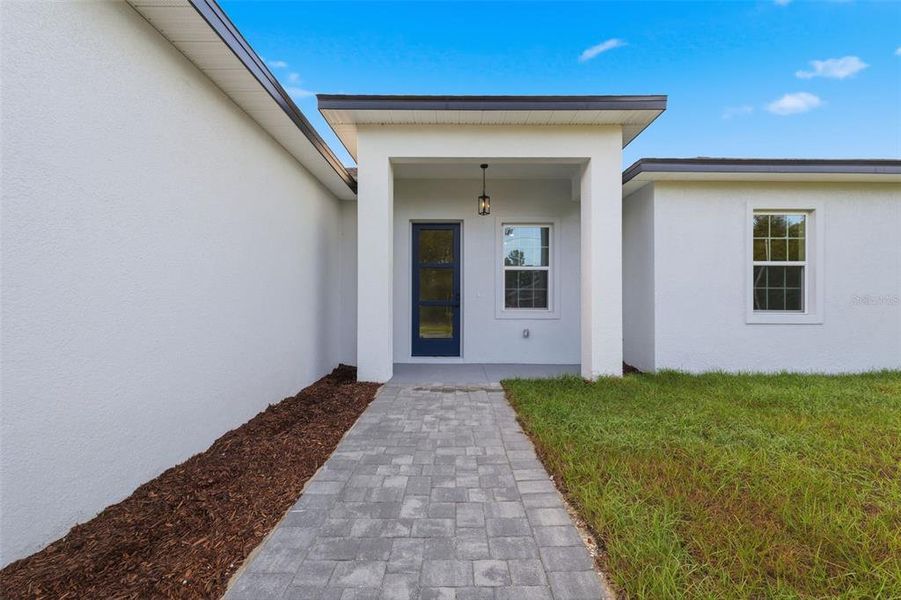 Exterior details and patio area of a home in , Ocala (Image 23).