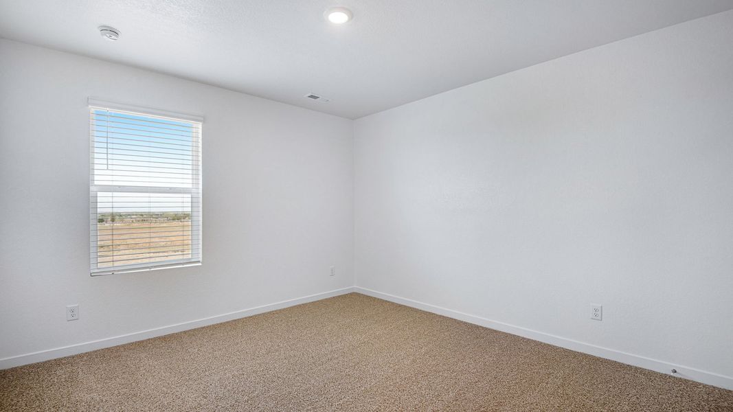 Spacious, unfurnished interior of a new home in Silver Peaks, Lochbuie (Image 24).