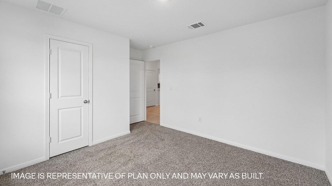 Spacious, unfurnished interior of a new home in Bar W Ranch, Leander (Image 15).