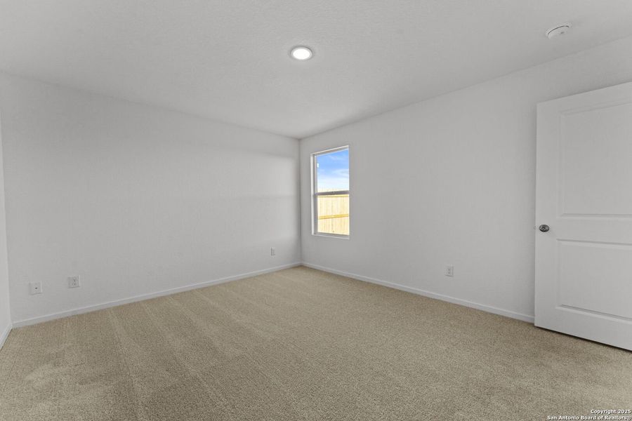 Spacious, unfurnished interior of a new home in , New Braunfels (Image 17).